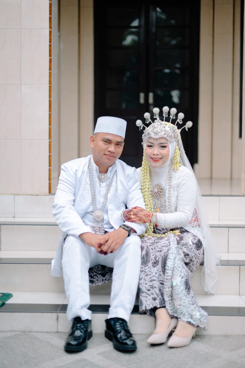 Ridwan & Luthfiah Ls
